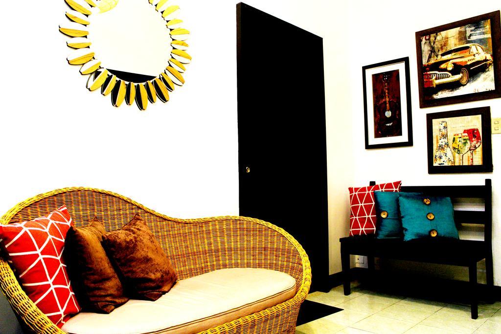 Tagaytay Garden Budgetel - City Center タガイタイ エクステリア 写真
