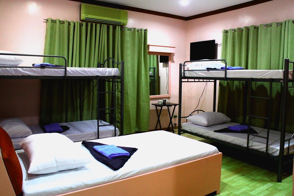 Tagaytay Garden Budgetel - City Center タガイタイ 部屋 写真