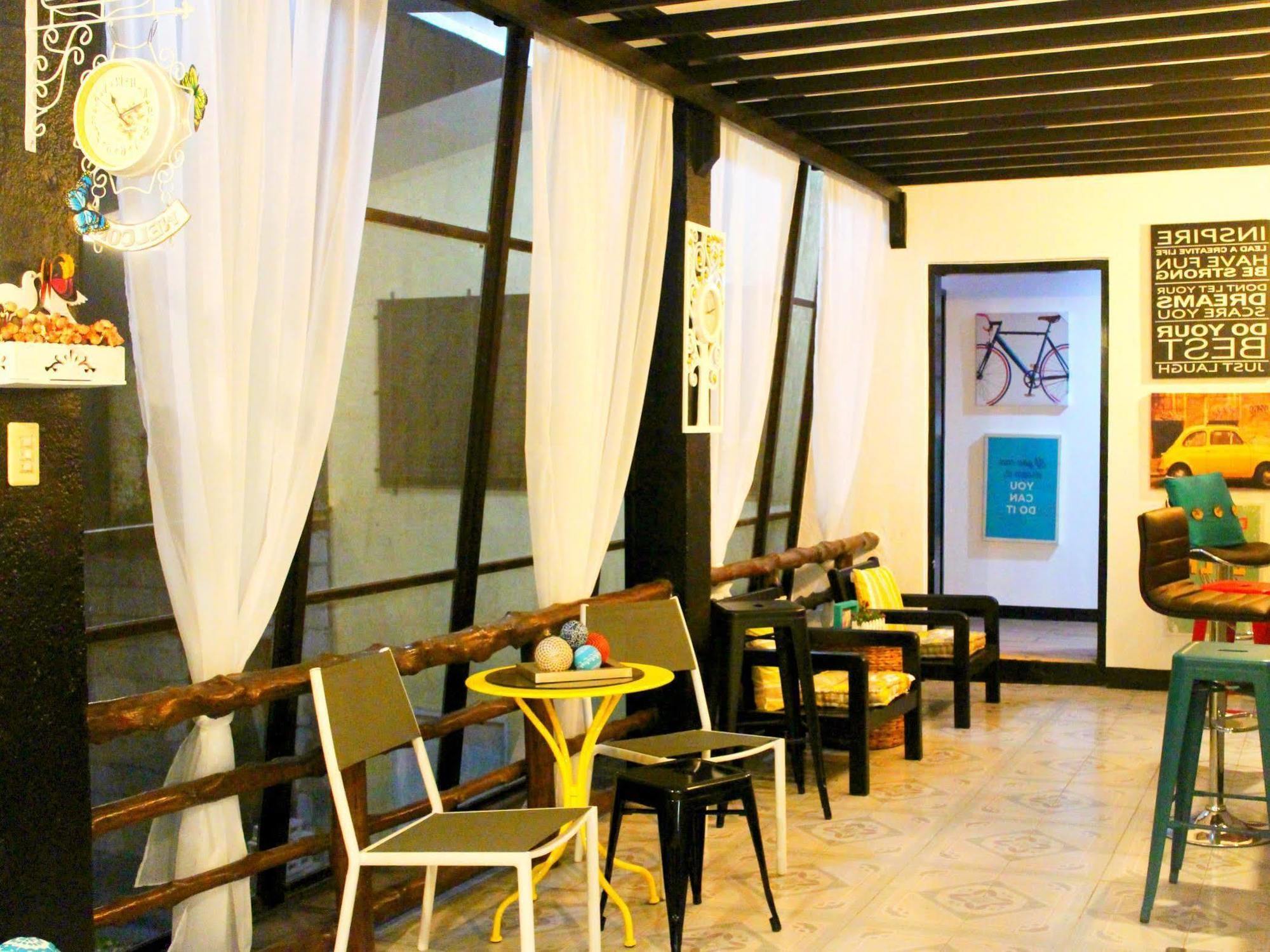 Tagaytay Garden Budgetel - City Center タガイタイ エクステリア 写真